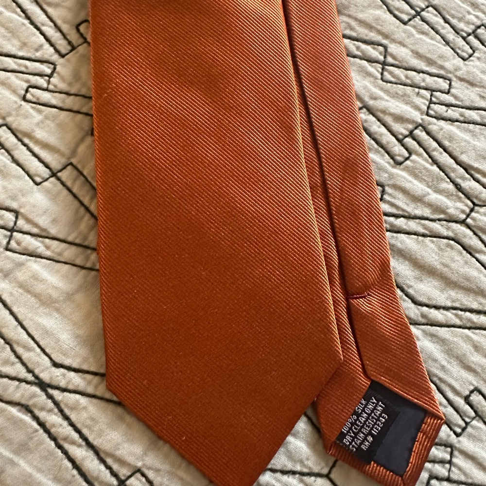 Tie Bar 3” 100% Silk Herringbone Vow Tie in Burnt Orange. NWOT